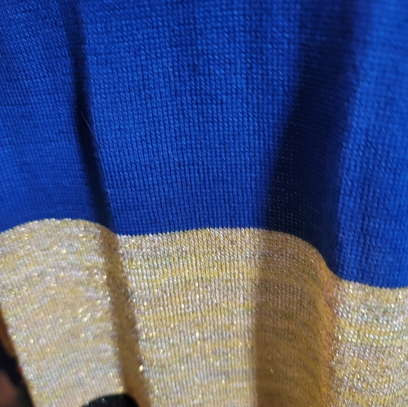 Sweater - Picture 5 of 6